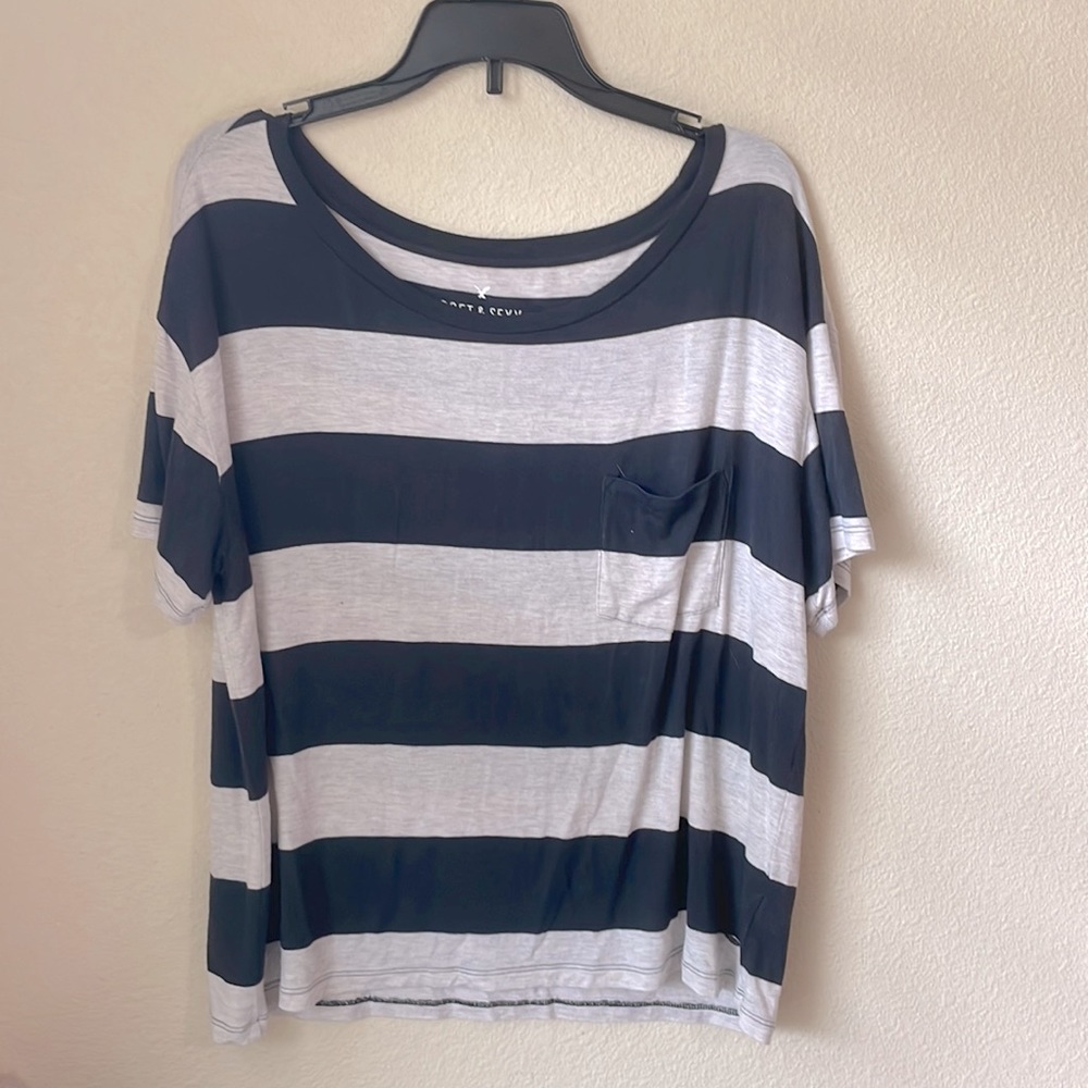 Black and white striped American Eagle, soft and sexy T-shirt